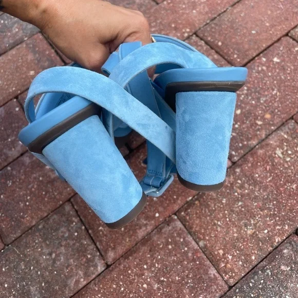 Vionic Sky Blue Yasmin Strappy Sandal Size 9.5